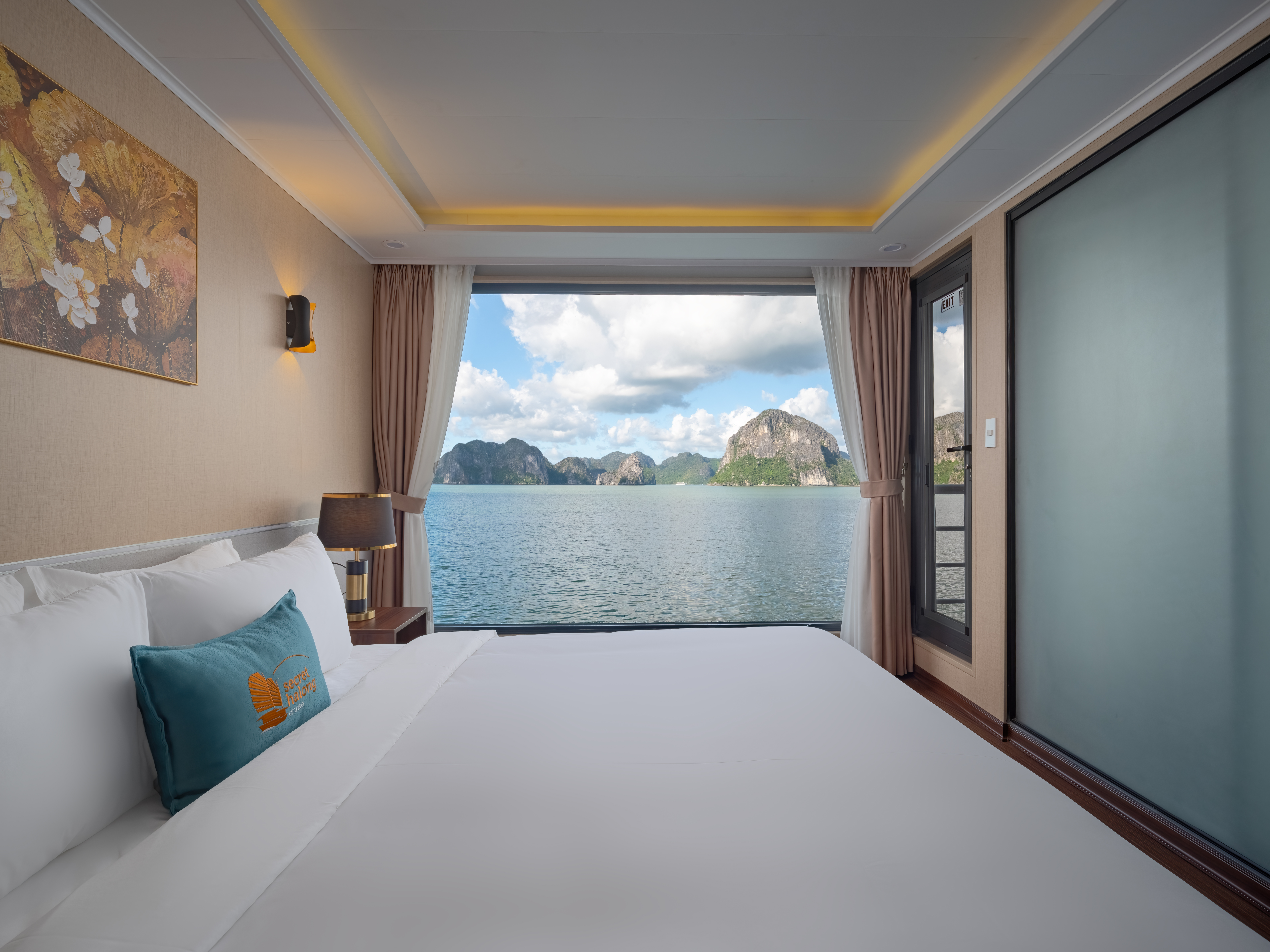 secret-halong-cruise-cabin