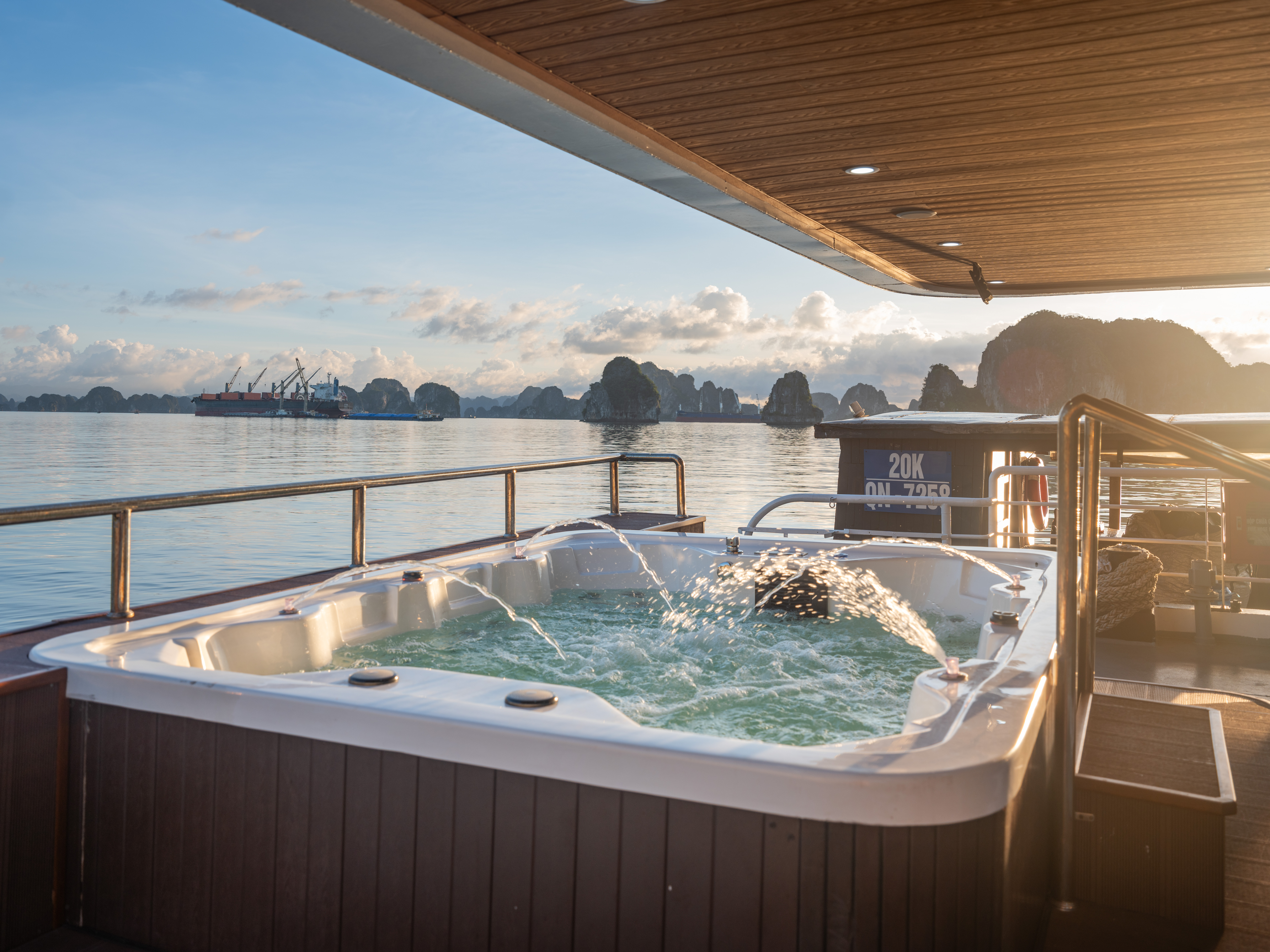 secret-halong-cruise